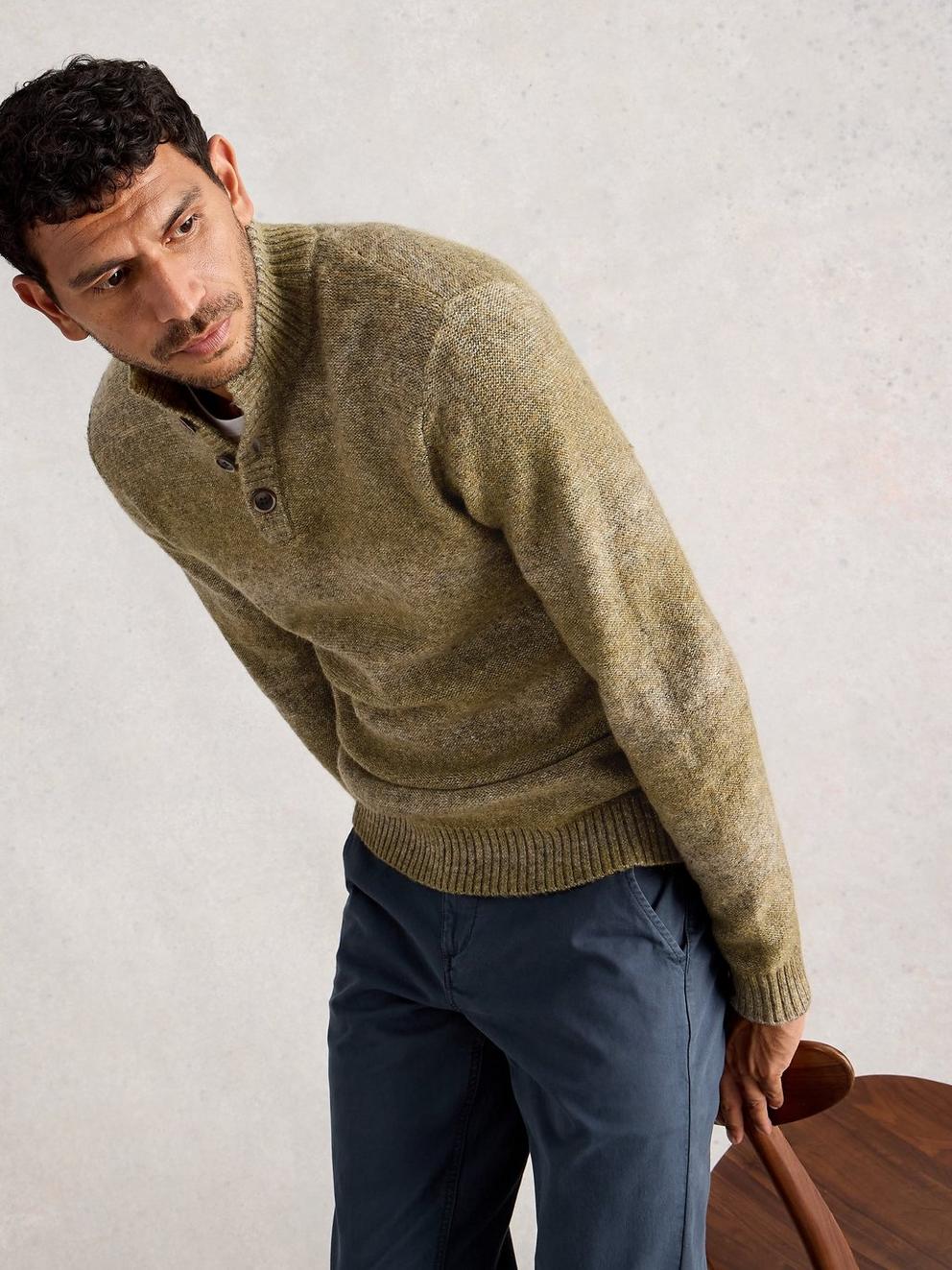 Ombre Button Neck in MID GREEN