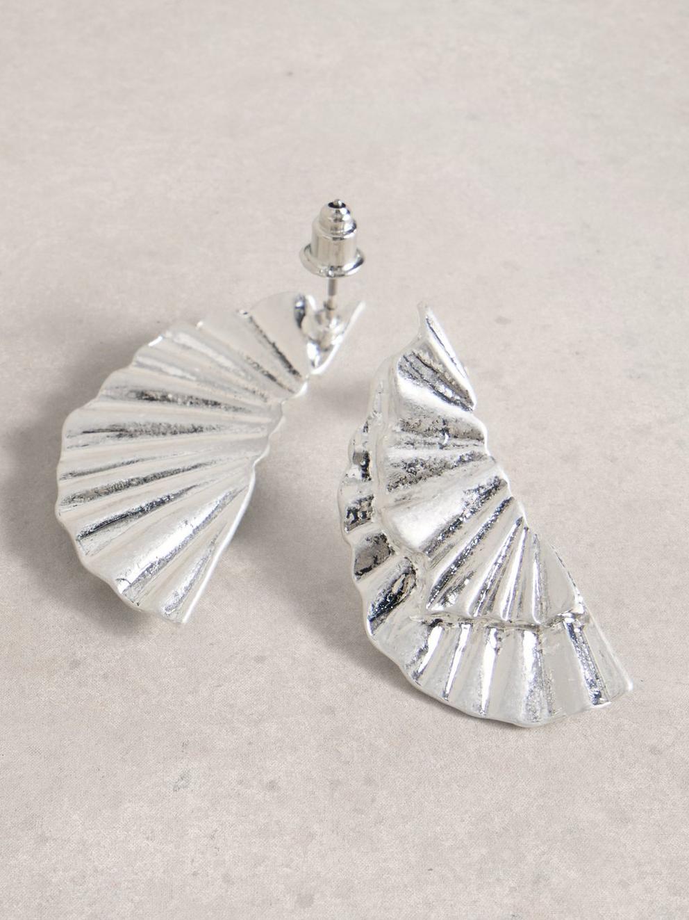 Scarlett Earring in SILVER TONE METALLIC