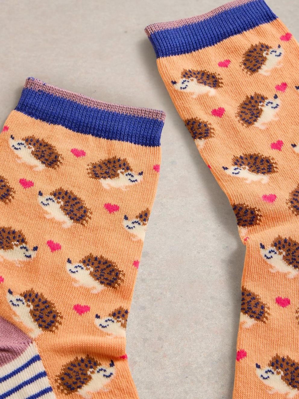 Hedgehog Ankle Socks in ORANGE MULTI